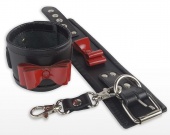 Черные наручники с красными лаковыми бантами