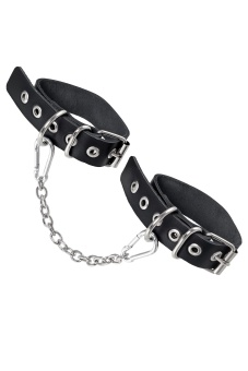 Черные оковы из одного ремешка с люверсами