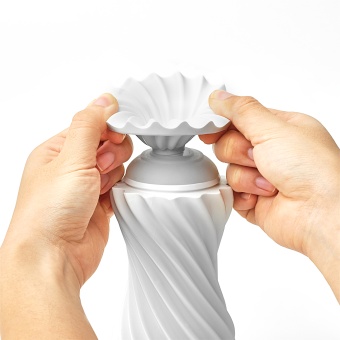 Мастурбатор зефирка Tenga FLEX Silky белый с мягким рельефом