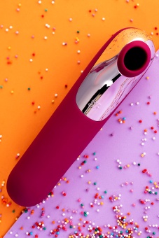 Вакуумный стимулятор с вибрацией и приложением Satisfyer Dual Love красный