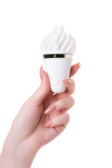 Мини-вибратор с нежными лепестками Satisfyer Sweet Treat белый