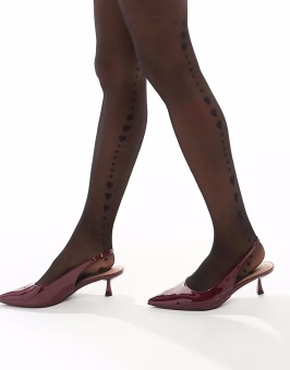 Женственные колготки со швом из сердечек