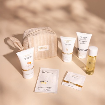 Набор косметики YesforLov La Trousse Enchantee с бежевой косметичкой