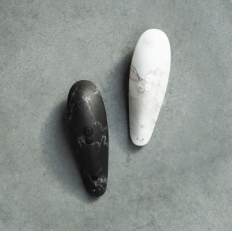 Бесконтактный клиторальный стимулятор Womanizer Classic 2 Marilyn Monroe белый мрамор