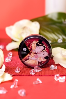 Массажное аромамасло в виде свечи Shunga Sparkling Strawberry Wine Клубника и шампанское 30 мл