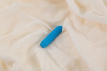 Бирюзовая вибропуля Je Joue Classic Bullet Vibrator - 9 см.