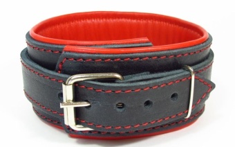 Ошейник с красным подкладом 