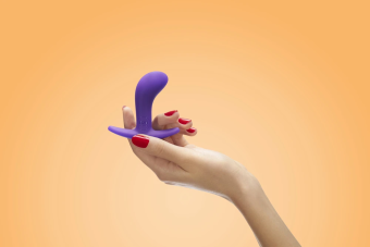 Анальная пробка с загнутым кончиком Fun Factory Bootie Small Anal Toy фиолетовая