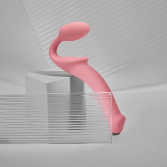 Розовый безремневой страпон Strap-on-me Semi-Realistic Bendable Strap-On size S