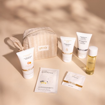 Набор косметики YesforLov La Trousse Enchantee с бежевой косметичкой