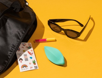 Небольшой клиторальный вибратор Romp Wave Lay-On бирюзовый