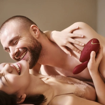 Вибратор с бесконтактной стимуляцией клитора Womanizer DUO 2 бордовый