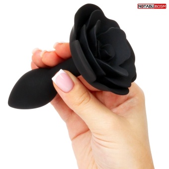 Черная гладкая анальная втулка-роза Черная гладкая анальная втулка-роза
